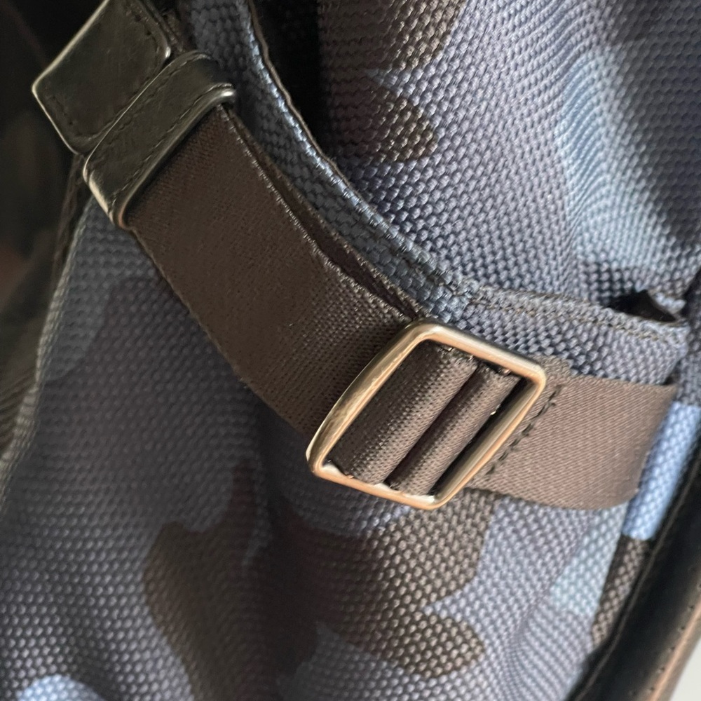 Coach Military Backbag - Picture 8 of 9